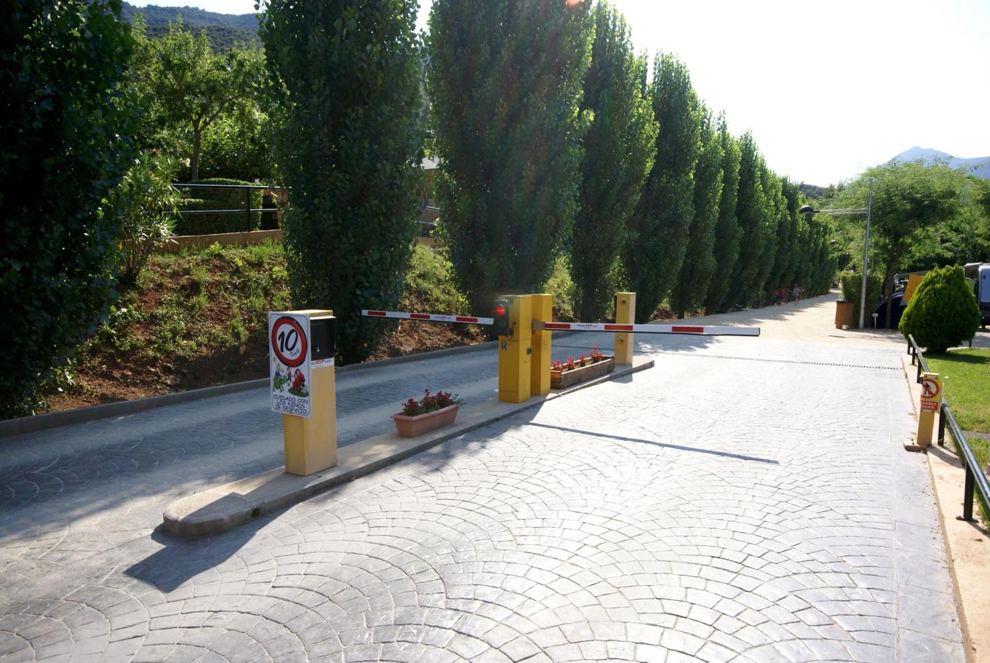 Camping Bassegoda Park Hotel Albanya Exterior foto